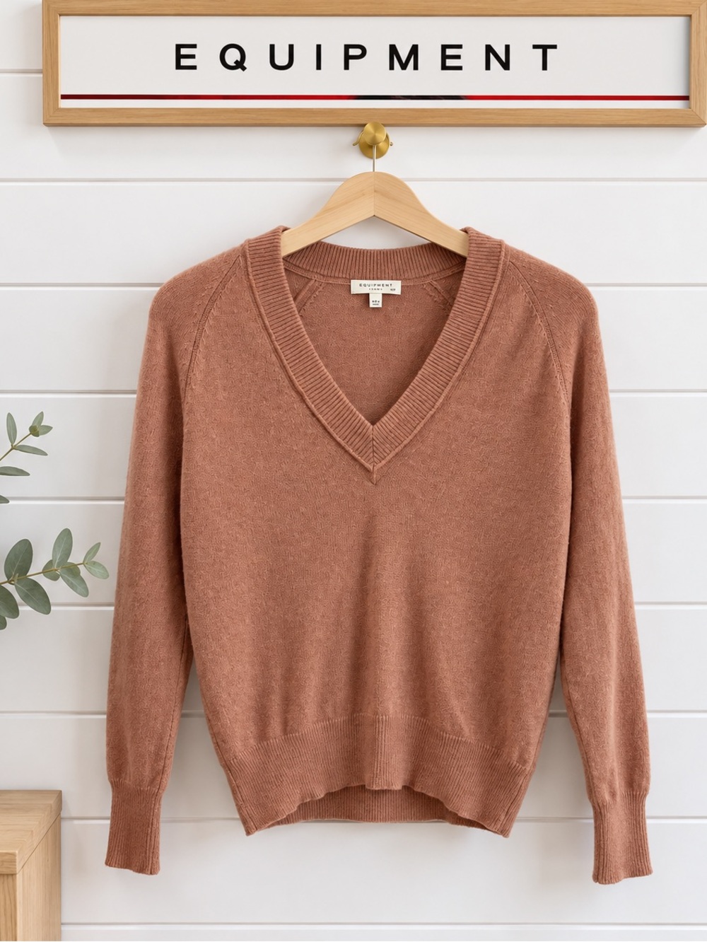 EQUIPMENT Cashmere V-Neck Sweater – Dusty Rose – XS